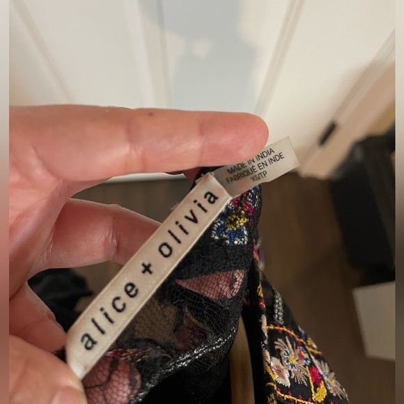 Alice + Olivia Larue Embroidered Slit-Sleeve Tip size XS - Picture 11 of 12